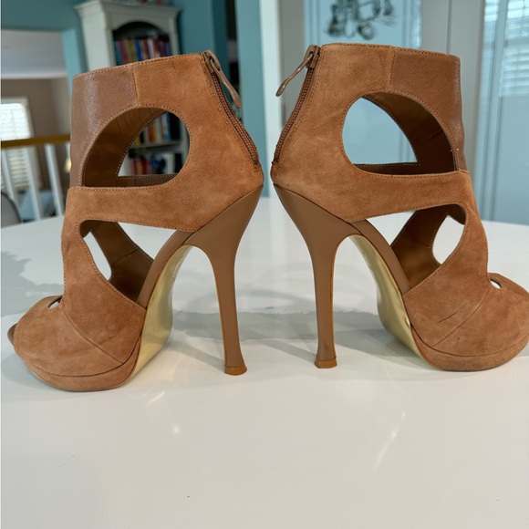 Bebe Cassandra booties.  Size 7 - Picture 9 of 14